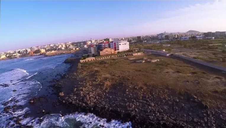 Terrain A vendre, 9000 m2 Front-Mer à Almadies, Titre Foncier