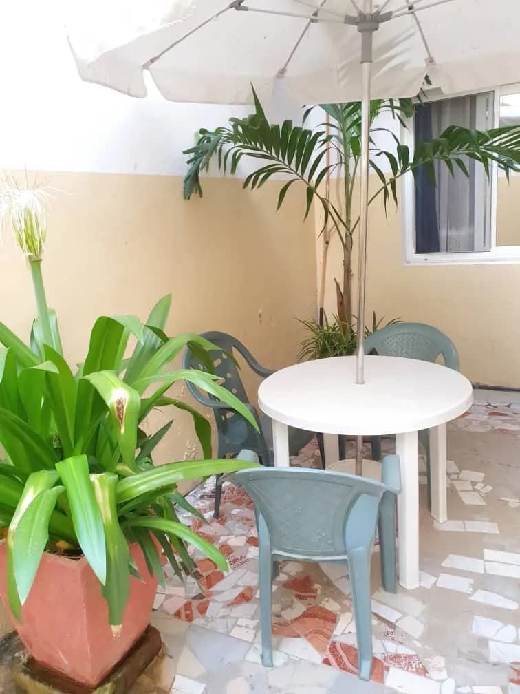 A louer, Studio Meublé climatisé à Hann Mariste