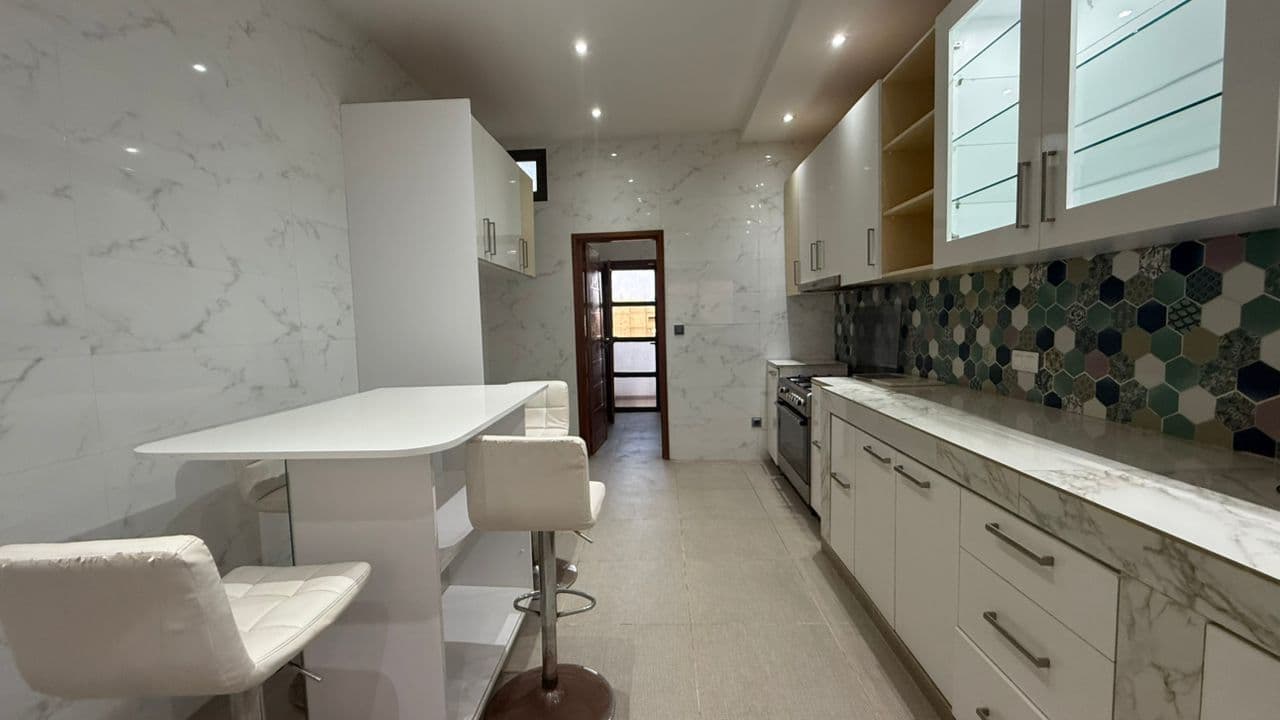 Location : Appartement F4 Standing – Almadies