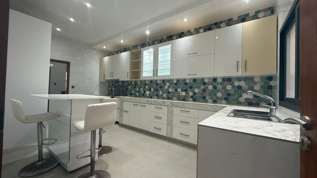 Location : Appartement F4 Standing – Almadies