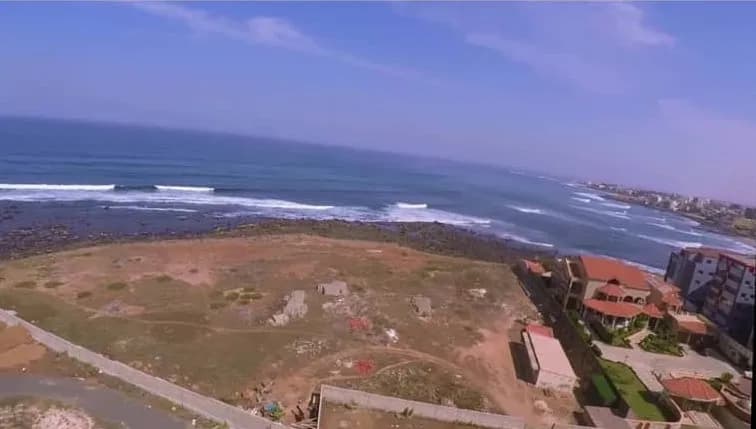Terrain A vendre, 9000 m2 Front-Mer à Almadies, Titre Foncier