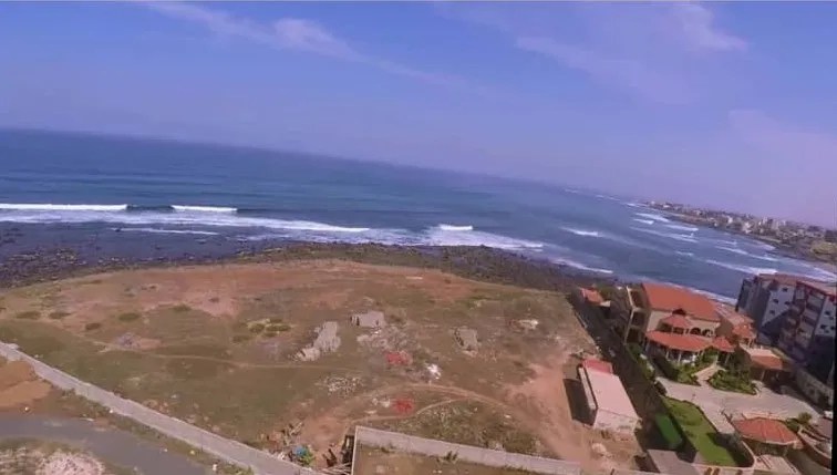 Terrain A vendre, 9000 m2 Front-Mer à Almadies, Titre Foncier